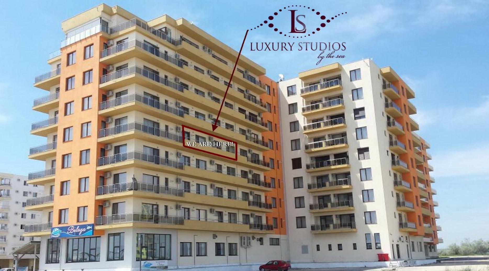 Summerland Luxury Studios By The Sea Мамая Екстериор снимка